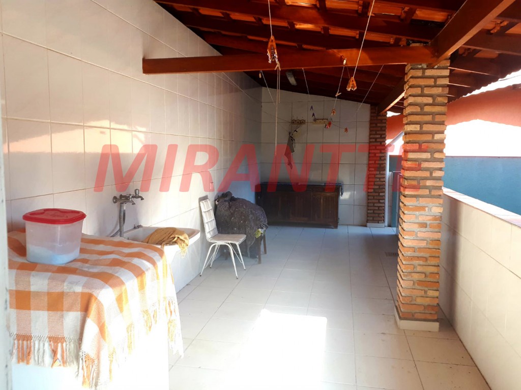 Sobrado de 317m² com 4 quartos em Horto Florestal