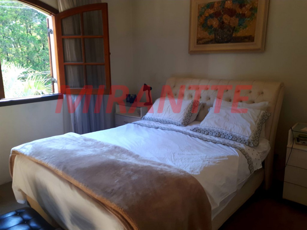 Sobrado de 317m² com 4 quartos em Horto Florestal