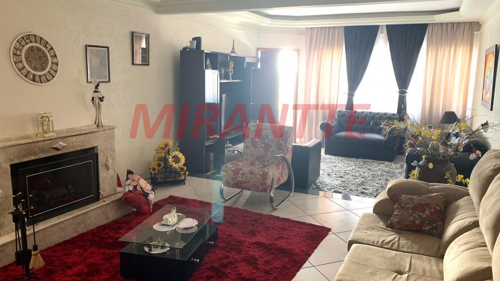 Sobrado de 245m² com 4 quartos em Tremembe