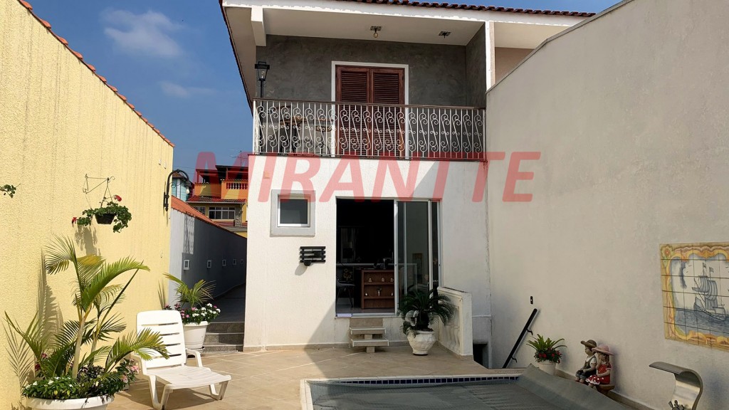 Sobrado de 245m² com 4 quartos em Tremembe