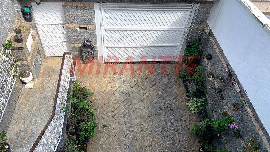 Sobrado de 245m² com 4 quartos em Tremembe
