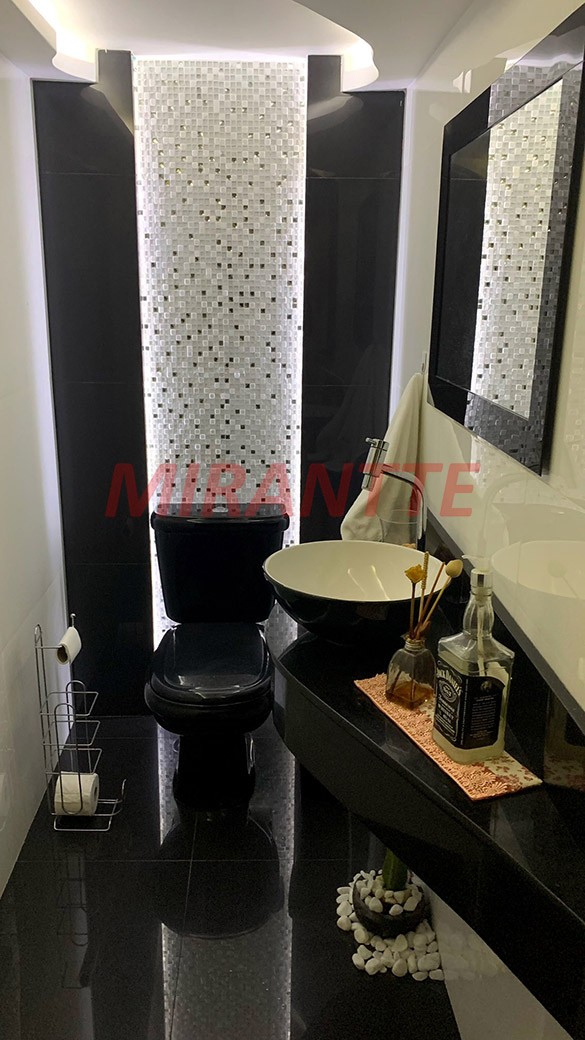 Sobrado de 245m² com 4 quartos em Tremembe