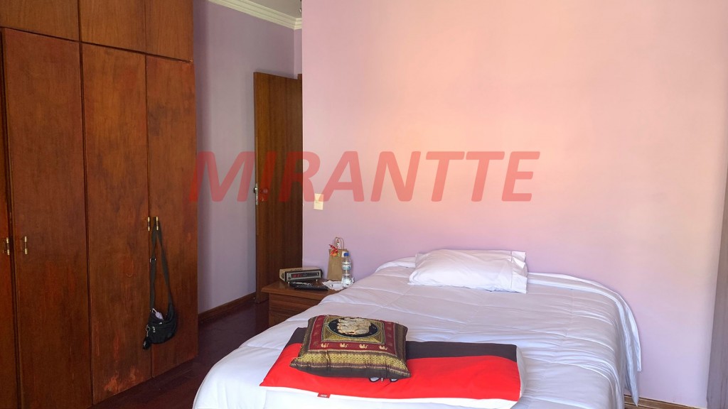 Sobrado de 245m² com 4 quartos em Tremembe