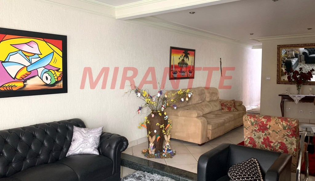 Sobrado de 245m² com 4 quartos em Tremembe