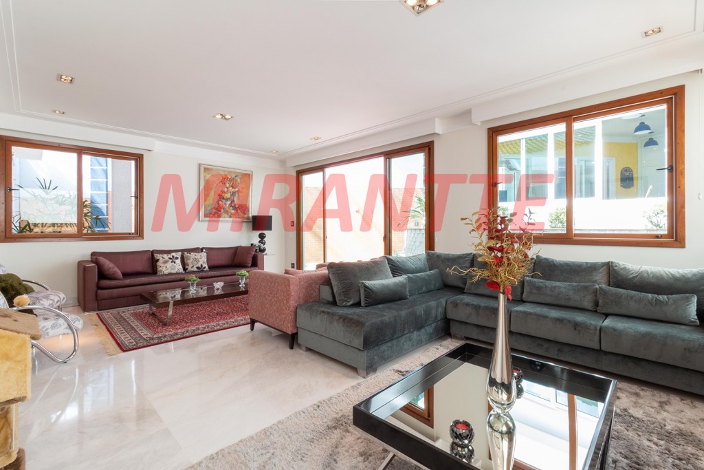 Sobrado de 557m² com 4 quartos em Jardim França