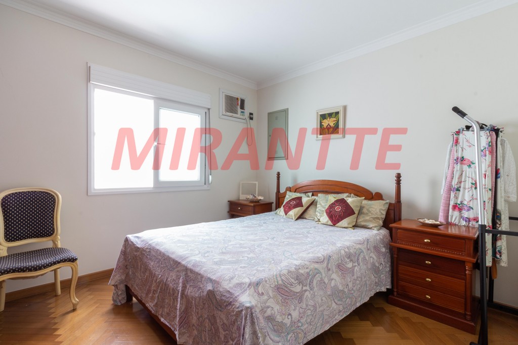 Sobrado de 557m² com 4 quartos em Jardim França