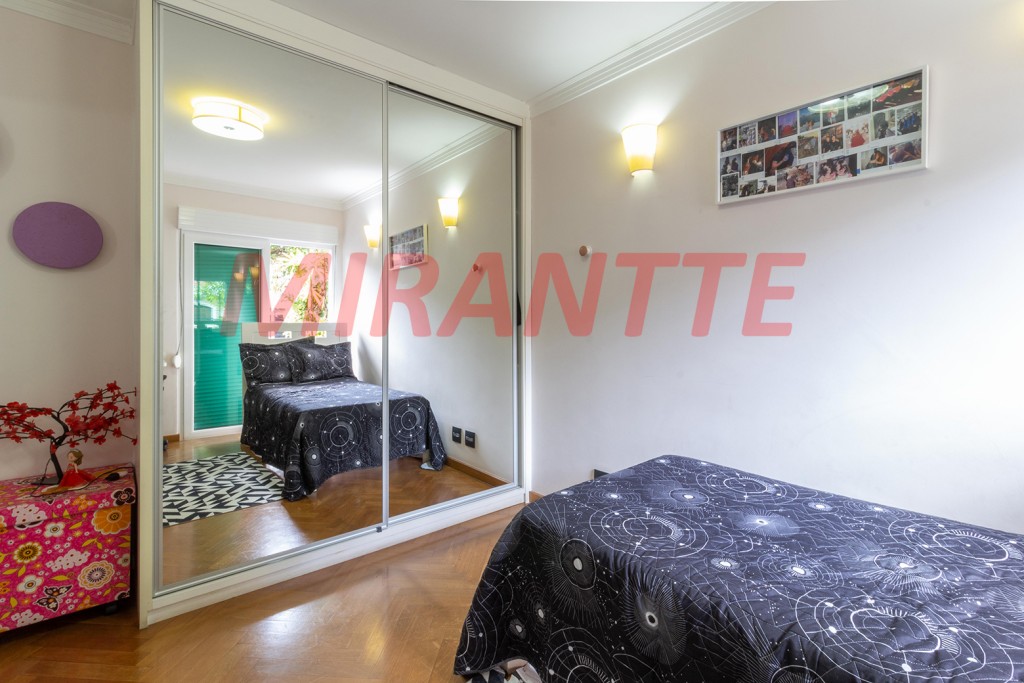 Sobrado de 557m² com 4 quartos em Jardim França