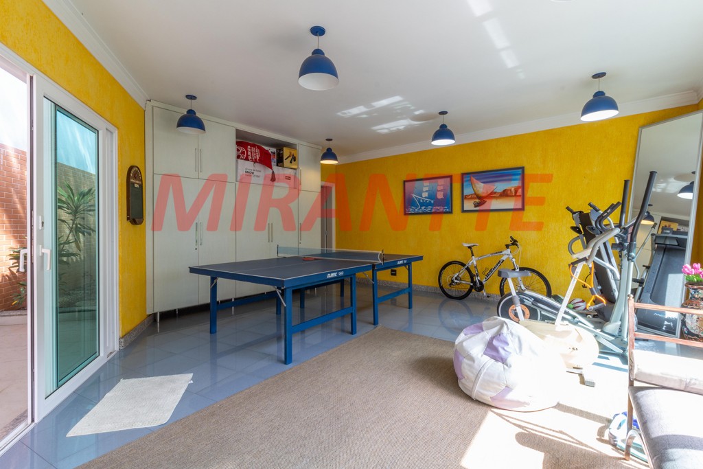 Sobrado de 557m² com 4 quartos em Jardim França
