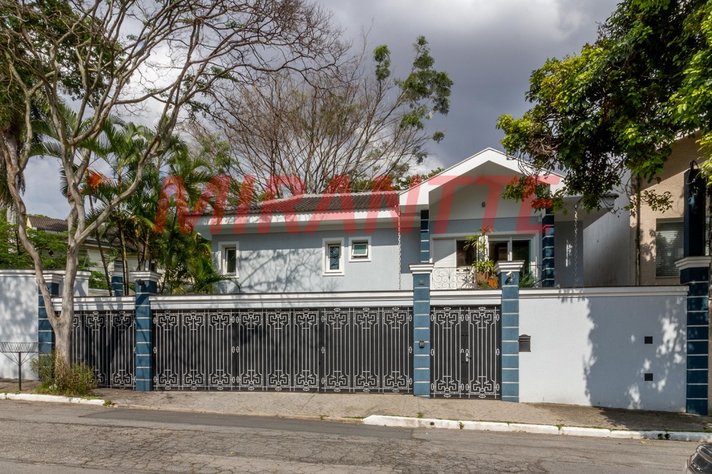 Sobrado de 557m² com 4 quartos em Jardim França