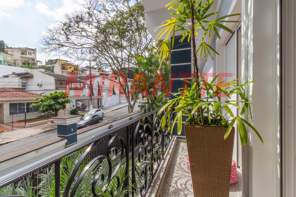 Sobrado de 557m² com 4 quartos em Jardim França