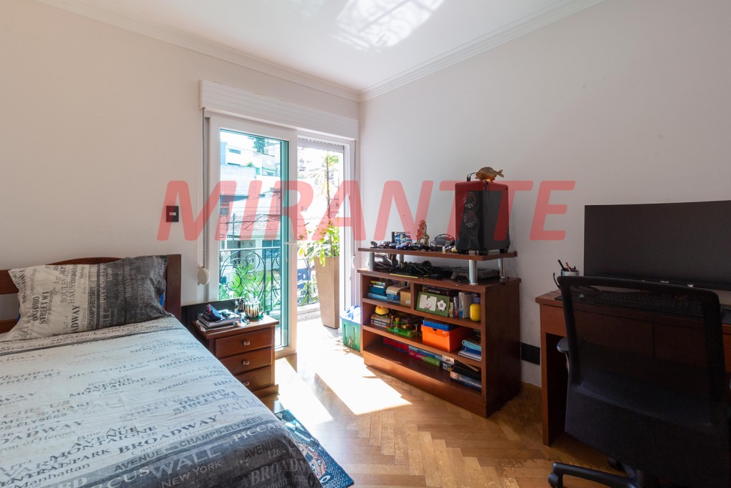 Sobrado de 557m² com 4 quartos em Jardim França