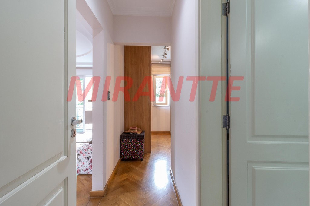 Sobrado de 557m² com 4 quartos em Jardim França