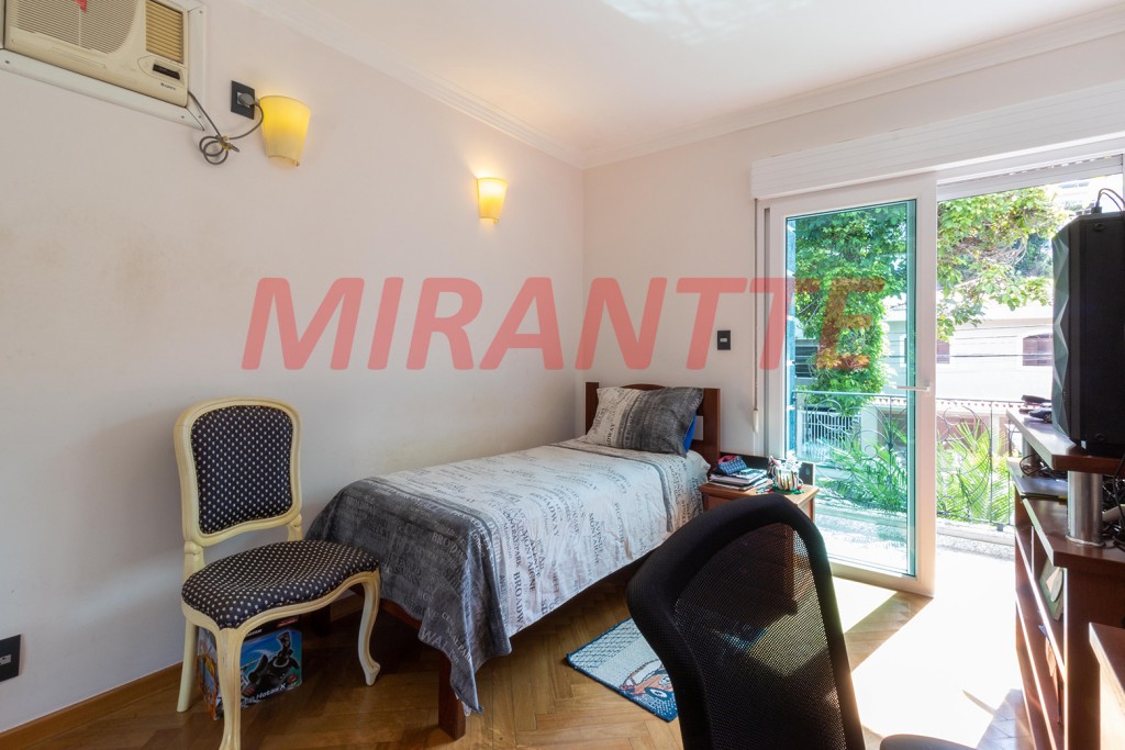 Sobrado de 557m² com 4 quartos em Jardim França