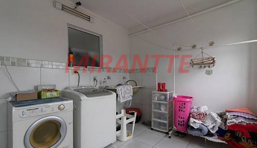Sobrado de 227m² com 3 quartos em Jardim Peri
