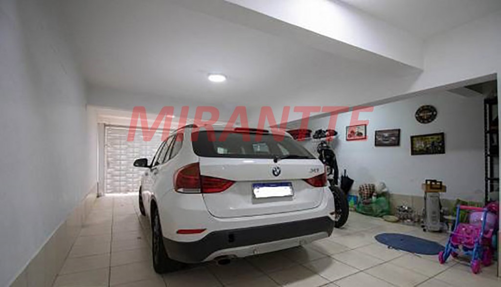 Sobrado de 227m² com 3 quartos em Jardim Peri