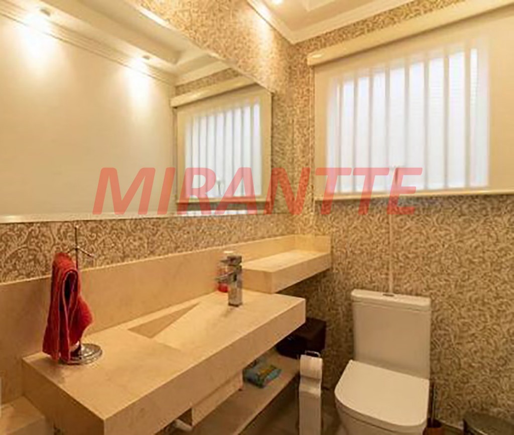 Sobrado de 227m² com 3 quartos em Jardim Peri