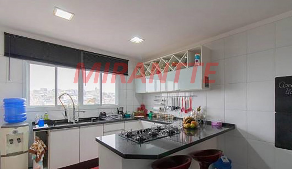 Sobrado de 227m² com 3 quartos em Jardim Peri