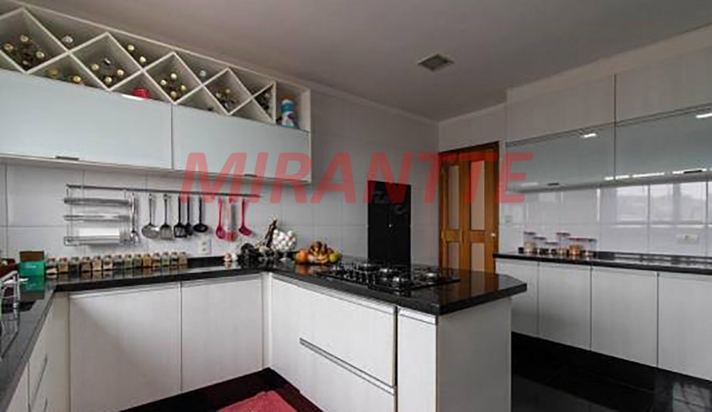 Sobrado de 227m² com 3 quartos em Jardim Peri