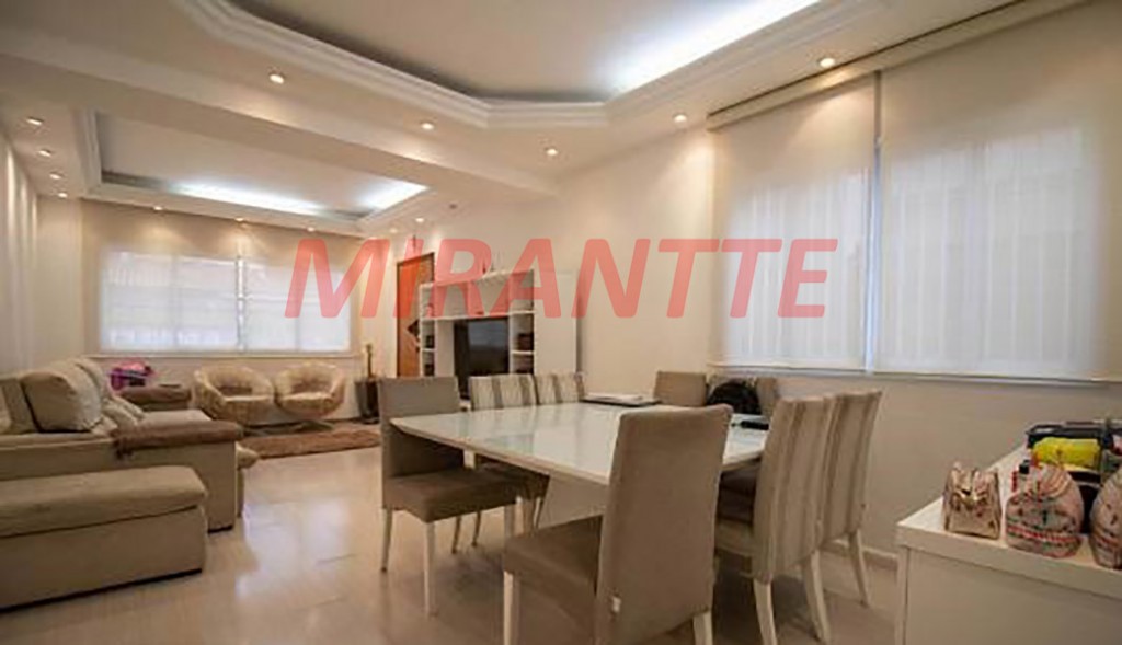 Sobrado de 227m² com 3 quartos em Jardim Peri
