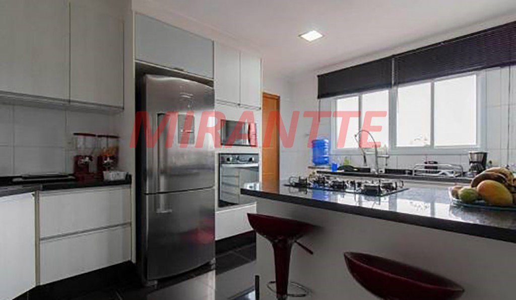 Sobrado de 227m² com 3 quartos em Jardim Peri