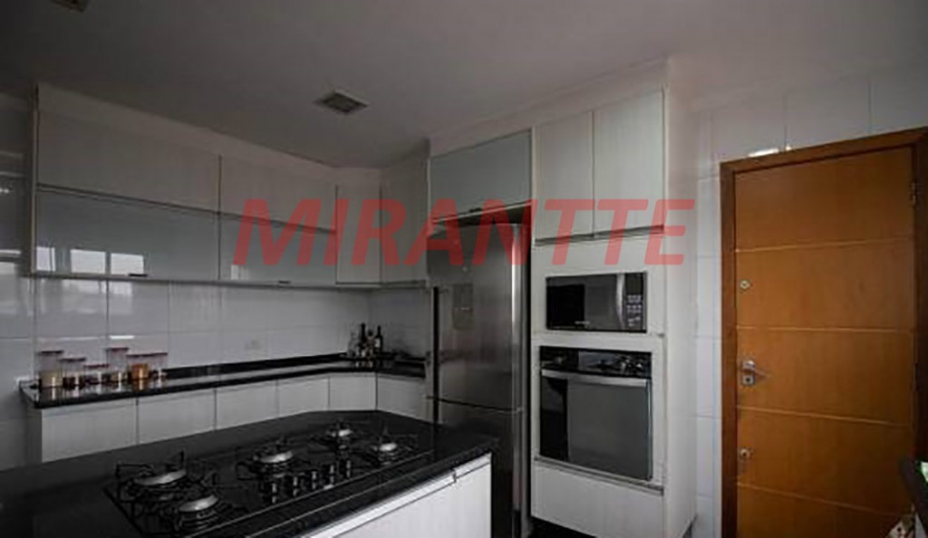 Sobrado de 227m² com 3 quartos em Jardim Peri