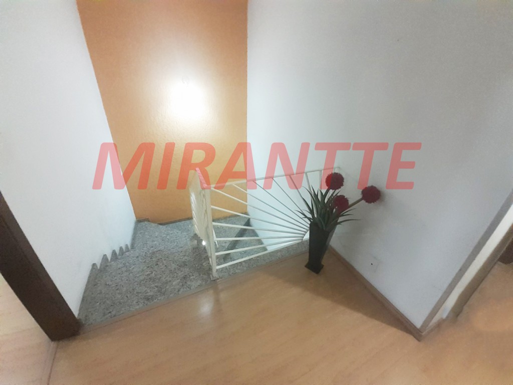 Sobrado de 197m² com 4 quartos em Jaçana