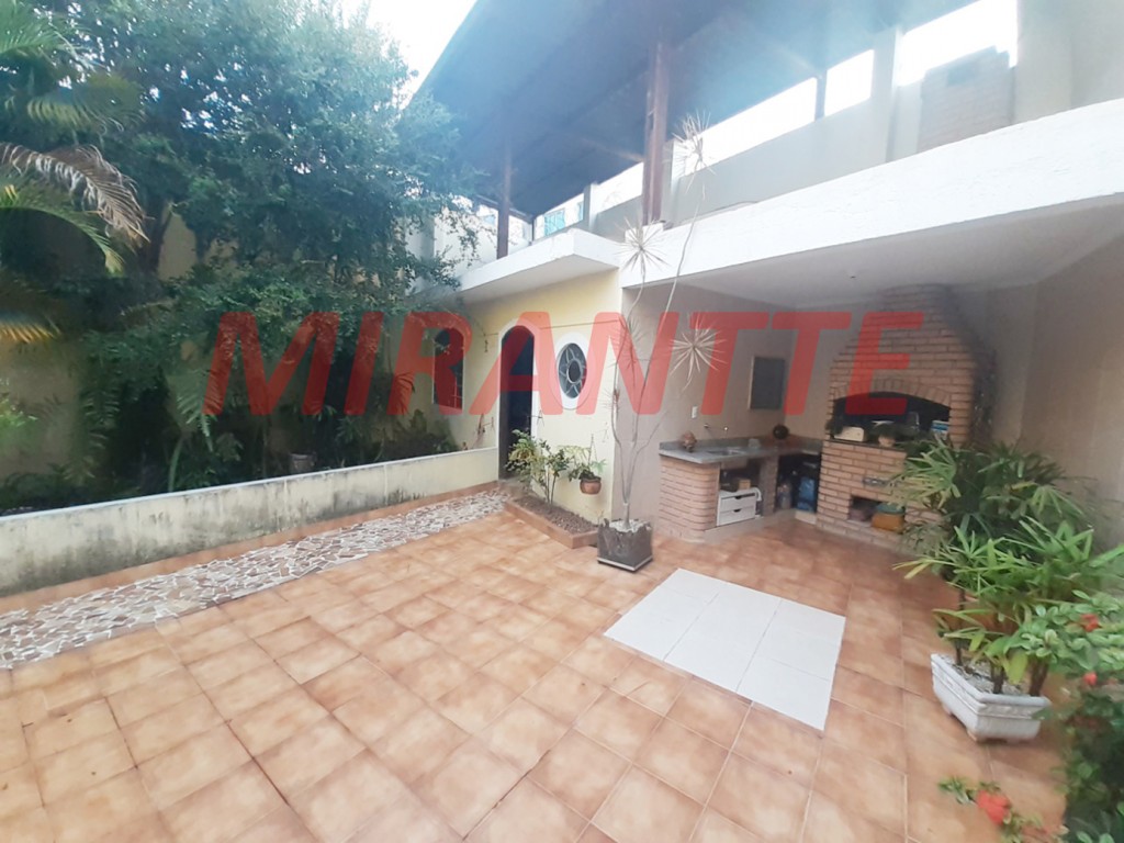 Sobrado de 197m² com 4 quartos em Jaçana