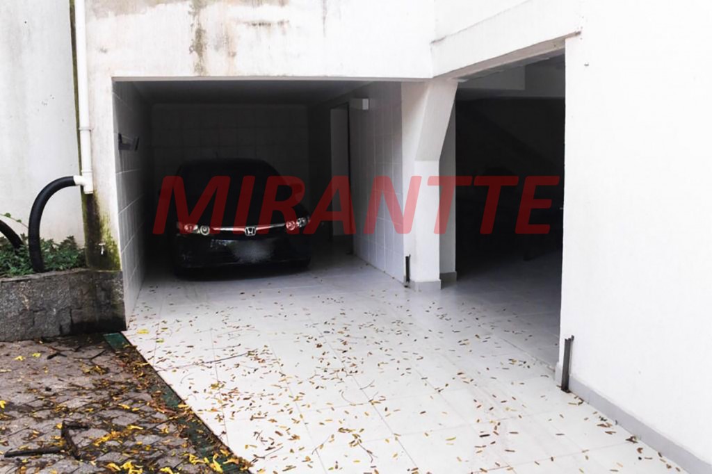 Sobrado de 353m² com 3 quartos em Jardim Floresta
