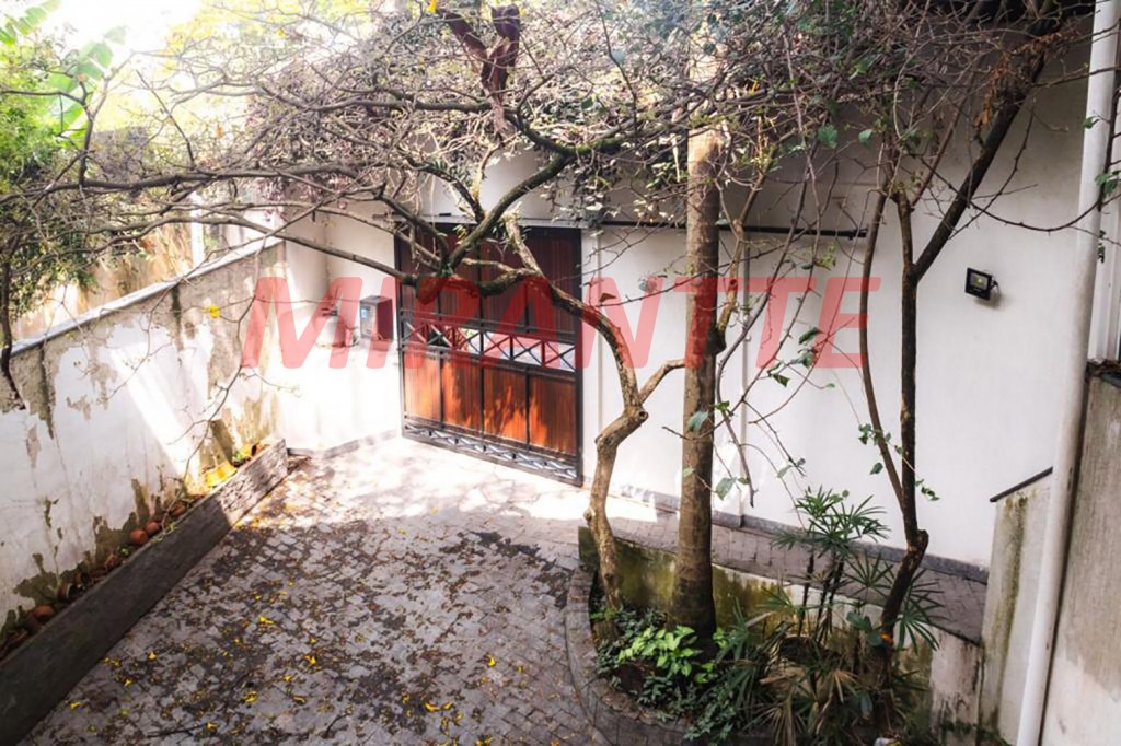 Sobrado de 353m² com 3 quartos em Jardim Floresta