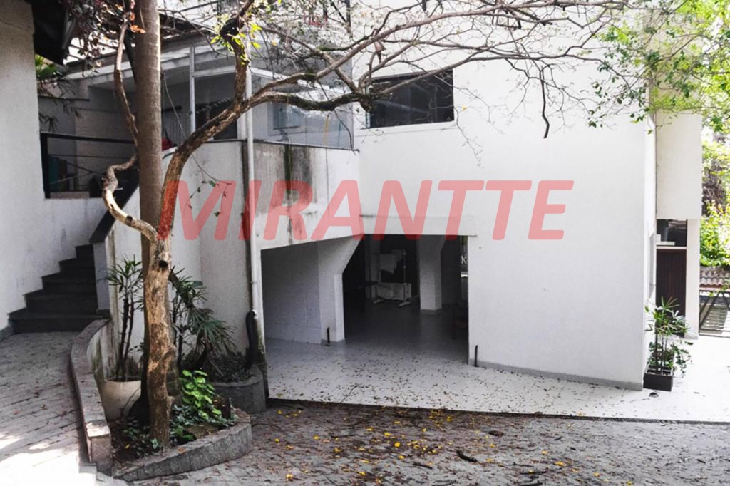 Sobrado de 353m² com 3 quartos em Jardim Floresta