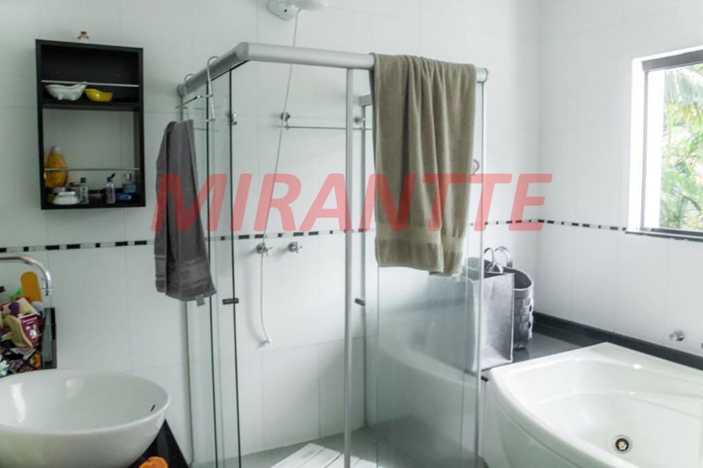 Sobrado de 353m² com 3 quartos em Jardim Floresta