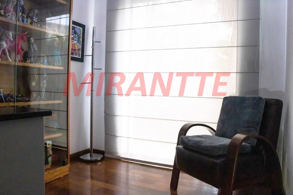 Sobrado de 353m² com 3 quartos em Jardim Floresta
