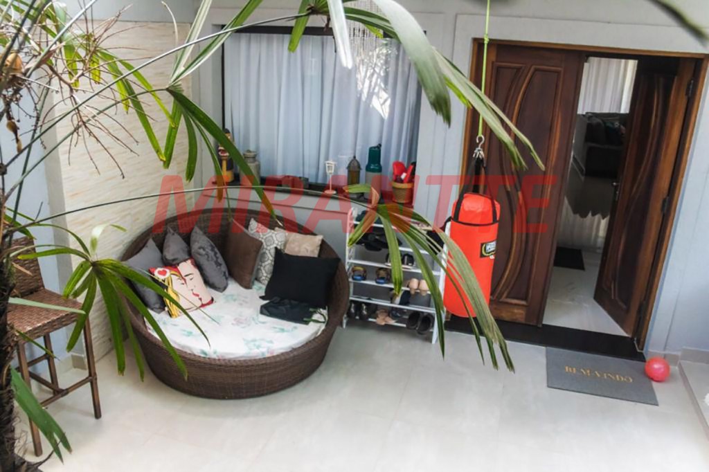 Sobrado de 353m² com 3 quartos em Jardim Floresta