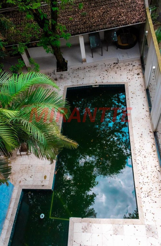 Sobrado de 353m² com 3 quartos em Jardim Floresta