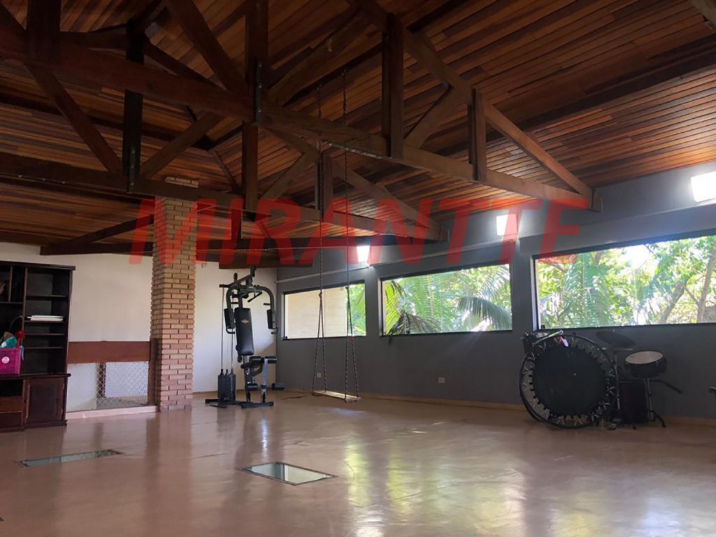 Sobrado de 353m² com 3 quartos em Jardim Floresta