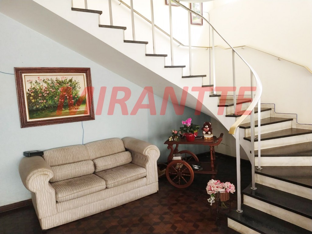 Sobrado de 316m² com 4 quartos em Vila Gustavo