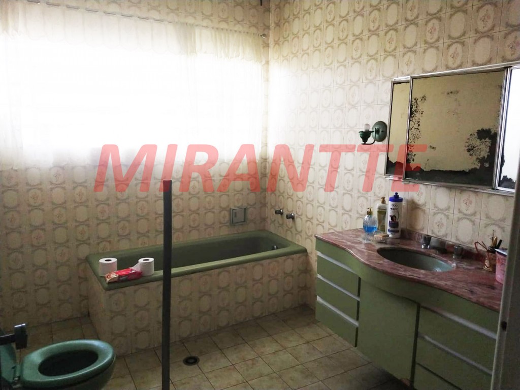 Sobrado de 316m² com 4 quartos em Vila Gustavo