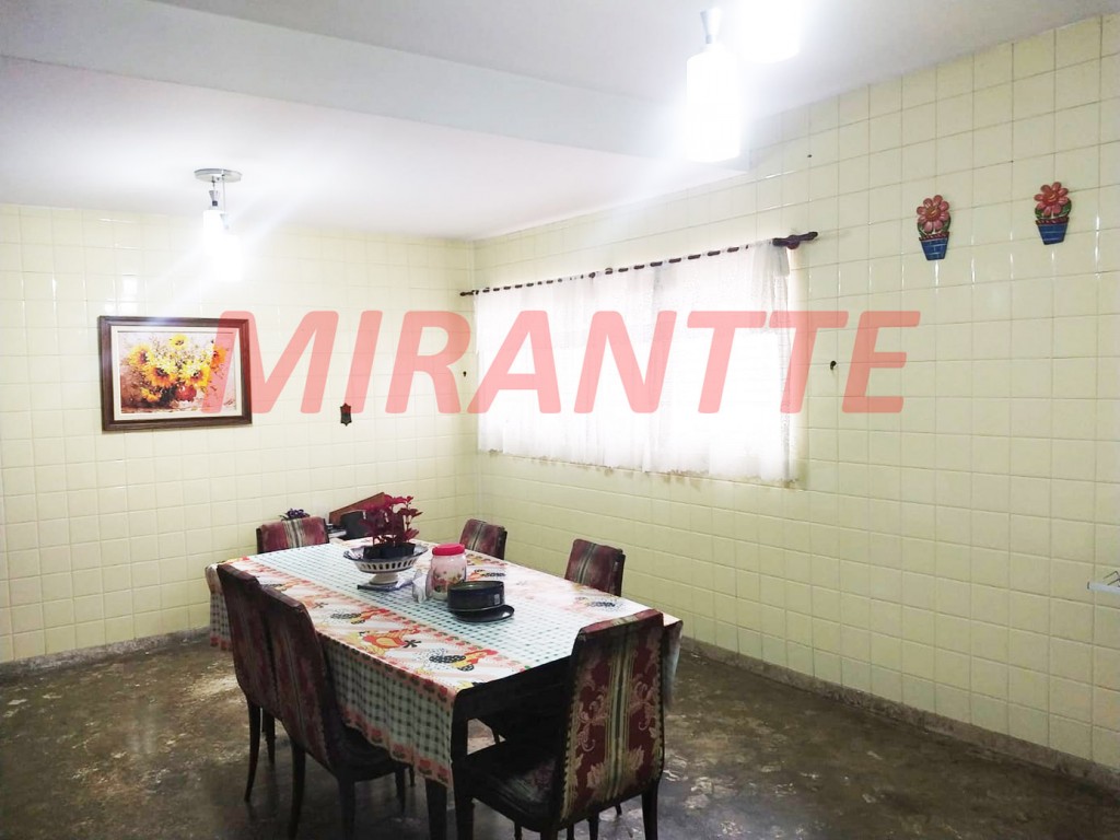Sobrado de 316m² com 4 quartos em Vila Gustavo