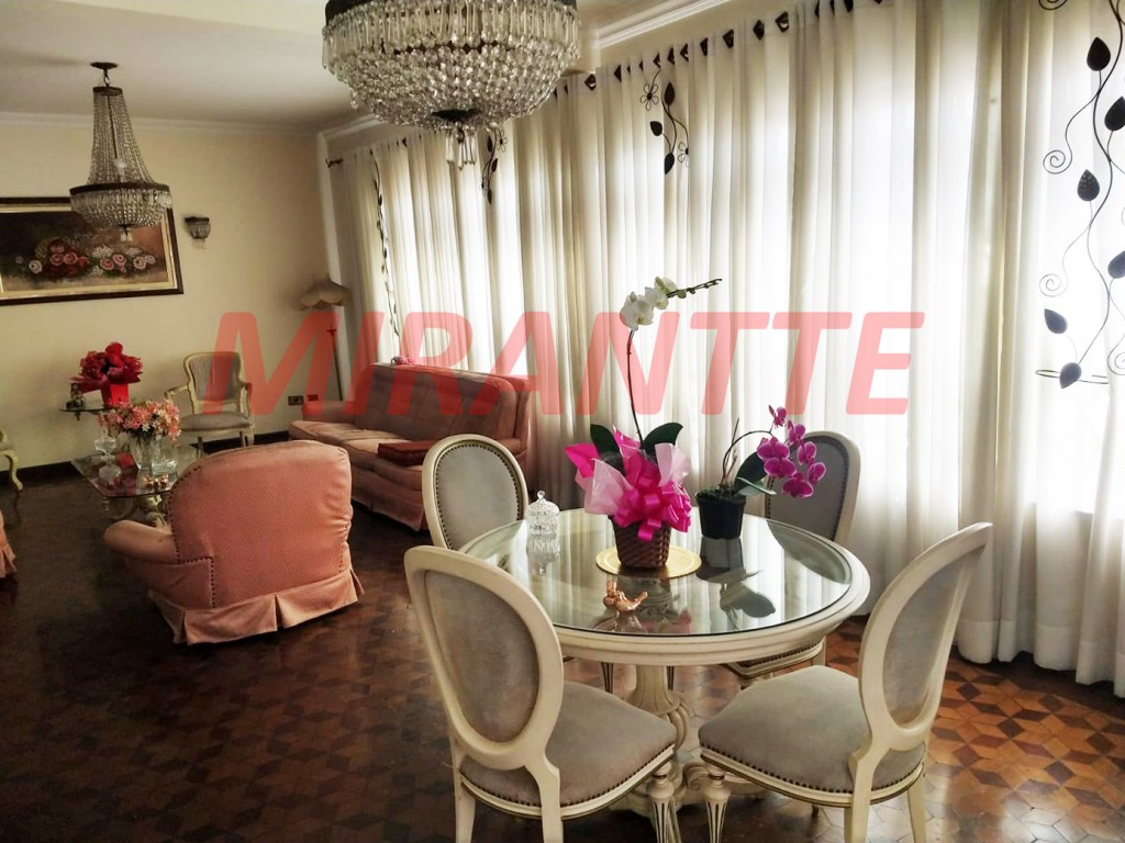 Sobrado de 316m² com 4 quartos em Vila Gustavo
