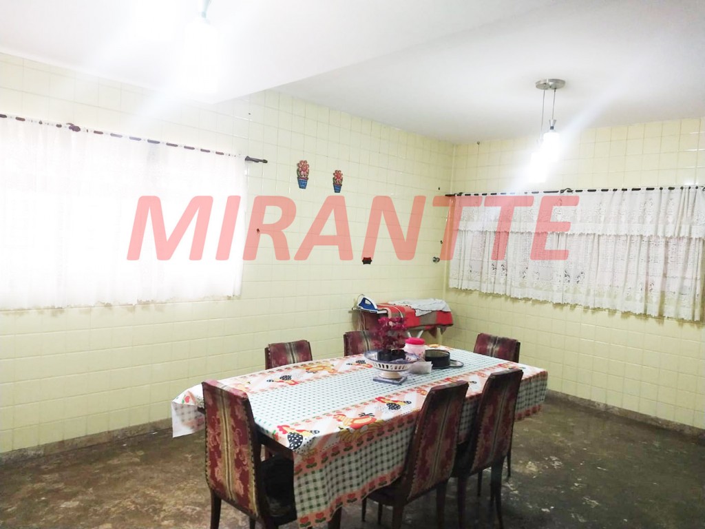 Sobrado de 316m² com 4 quartos em Vila Gustavo