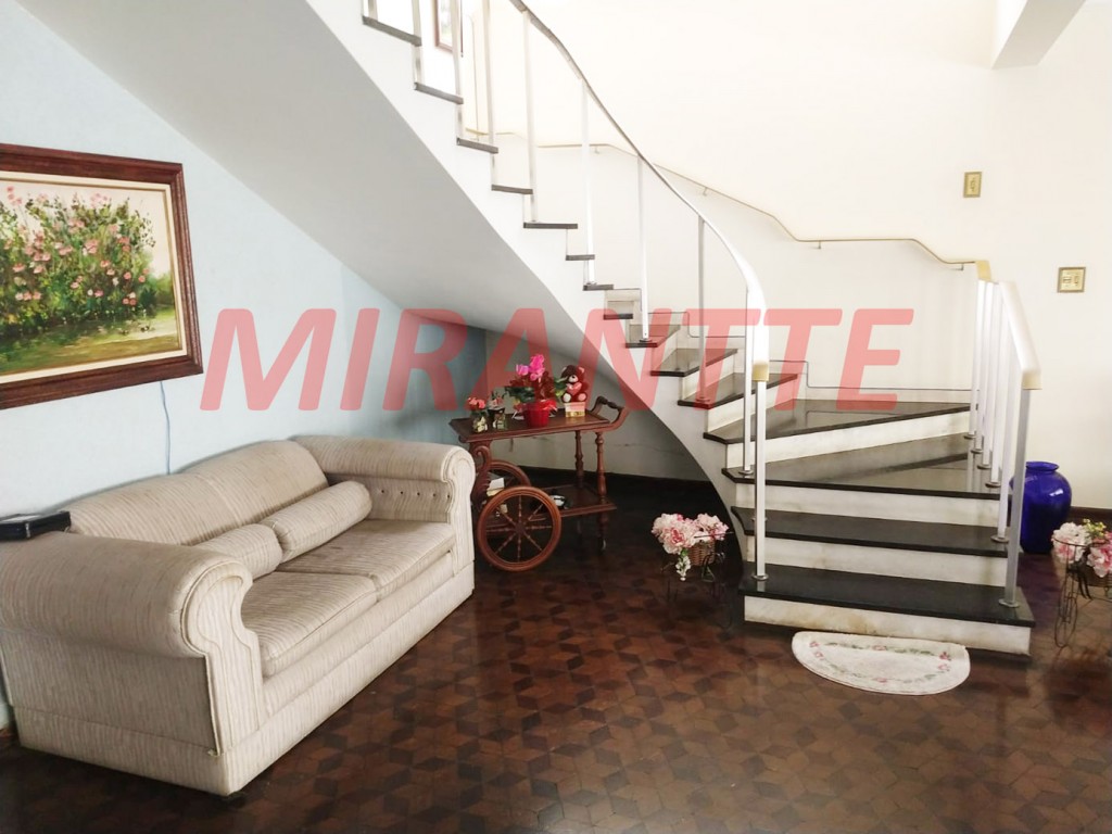 Sobrado de 316m² com 4 quartos em Vila Gustavo