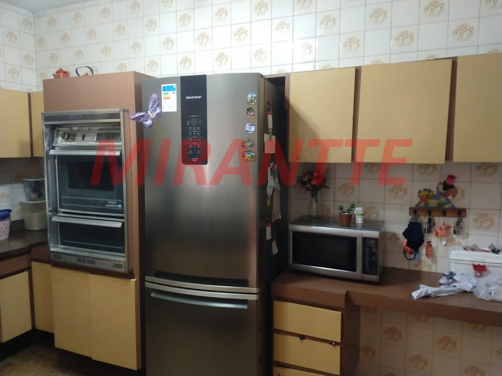 Sobrado de 316m² com 4 quartos em Vila Gustavo