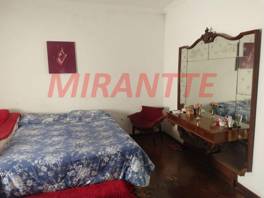 Sobrado de 316m² com 4 quartos em Vila Gustavo