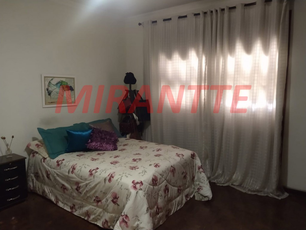 Sobrado de 316m² com 4 quartos em Vila Gustavo