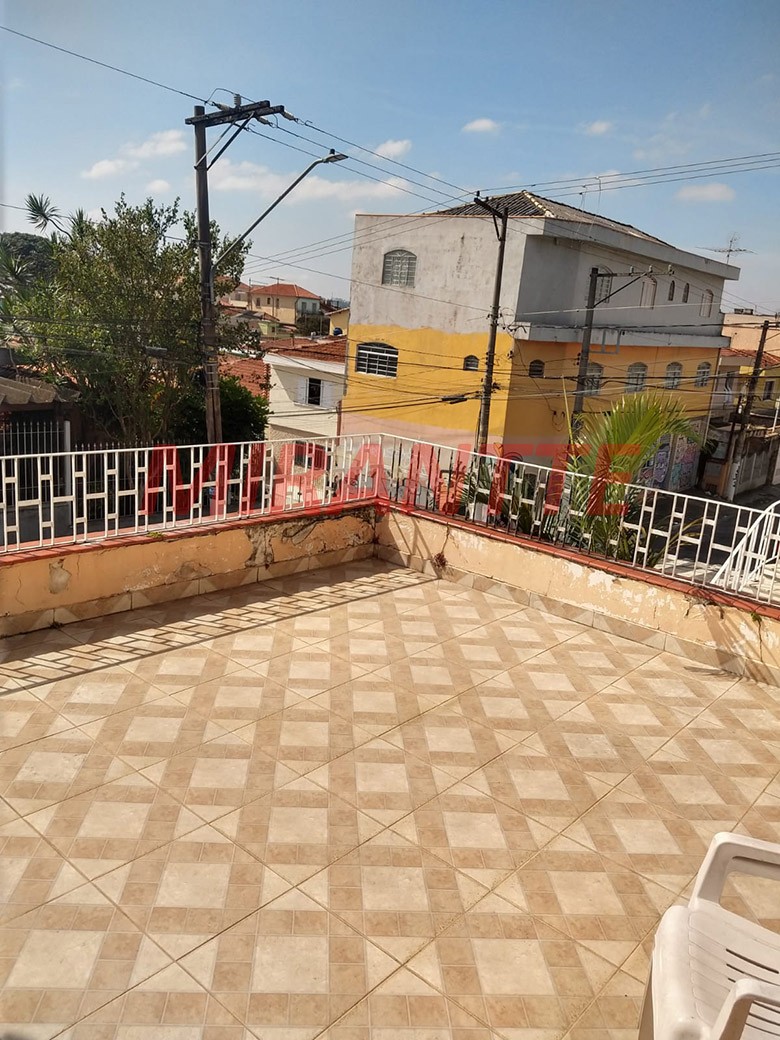 Sobrado de 316m² com 4 quartos em Vila Gustavo