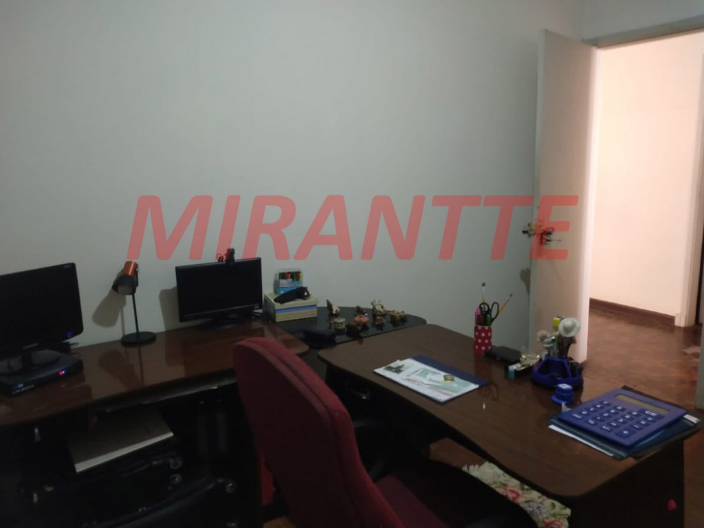 Sobrado de 316m² com 4 quartos em Vila Gustavo