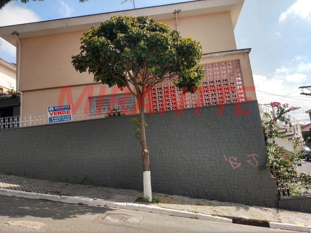 Sobrado de 316m² com 4 quartos em Vila Gustavo