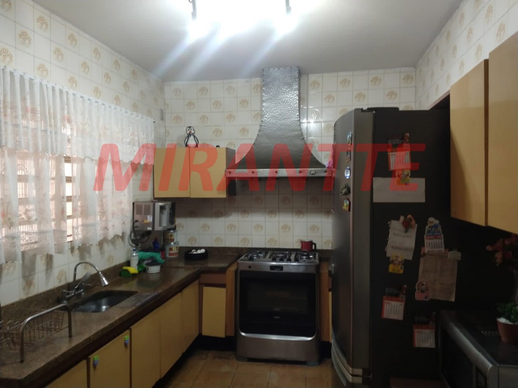 Sobrado de 316m² com 4 quartos em Vila Gustavo