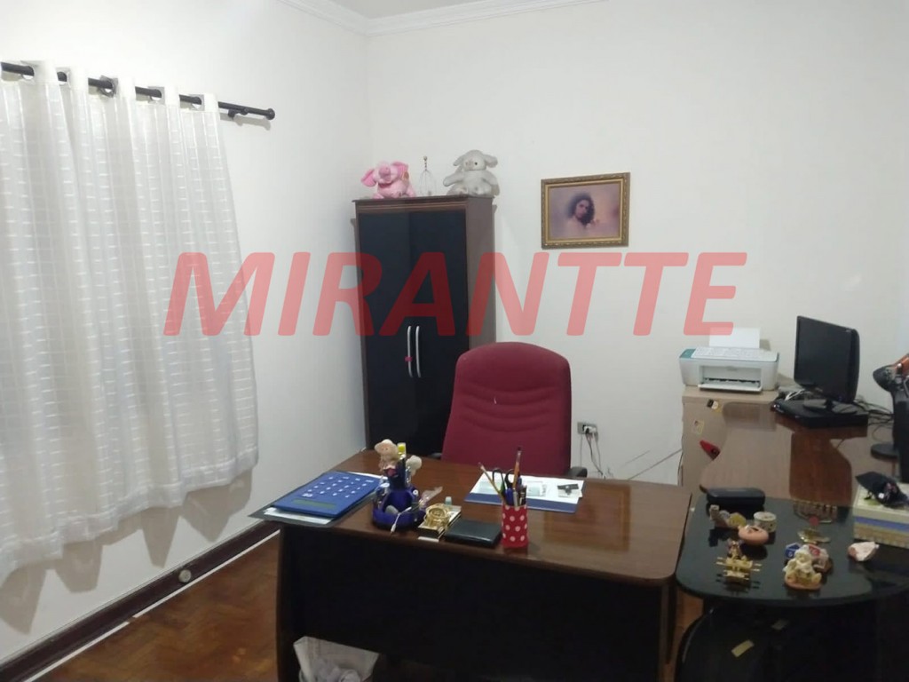 Sobrado de 316m² com 4 quartos em Vila Gustavo