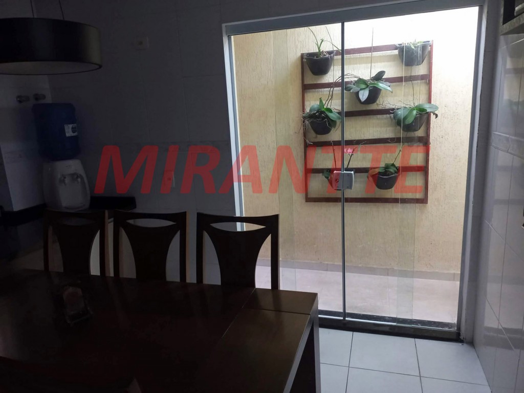 Sobrado de 144m² com 3 quartos em Vila Mazzei